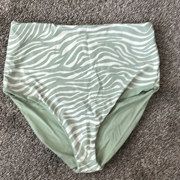 RAD Swimwear Harper reversible tankini - Picture 3 of 10
